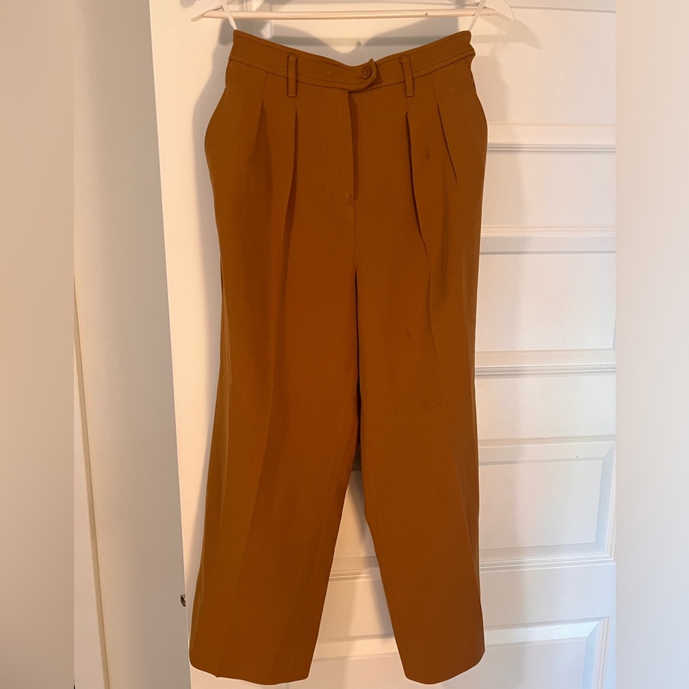 Aritzia babaton ochre trouser.